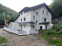 Maneciu, statiunea Cheia Prahova, apartament in vila la munte