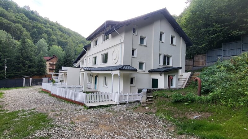 Maneciu, statiunea Cheia Prahova, apartament in vila la munte