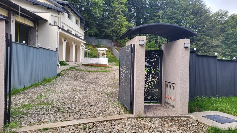 Maneciu, statiunea Cheia Prahova, apartament in vila la munte