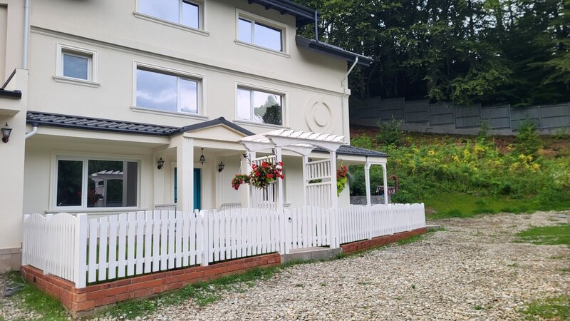 Maneciu, statiunea Cheia Prahova, apartament in vila la munte