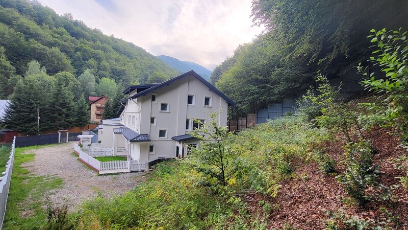 Maneciu, statiunea Cheia Prahova, apartament in vila la munte